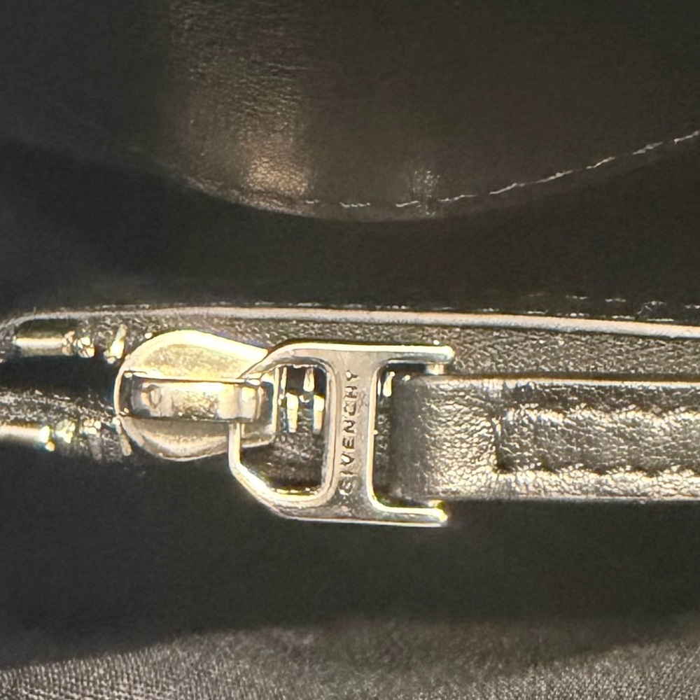 Givenchy 4G Black Leather Shoulder Bag - Picture 12 of 16